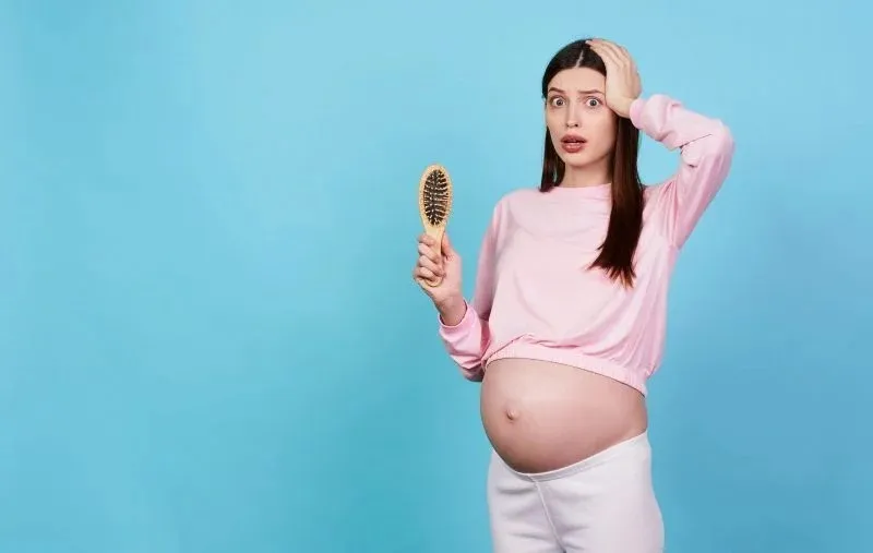 Perdita di capelli in gravidanza: Cause e trattamenti